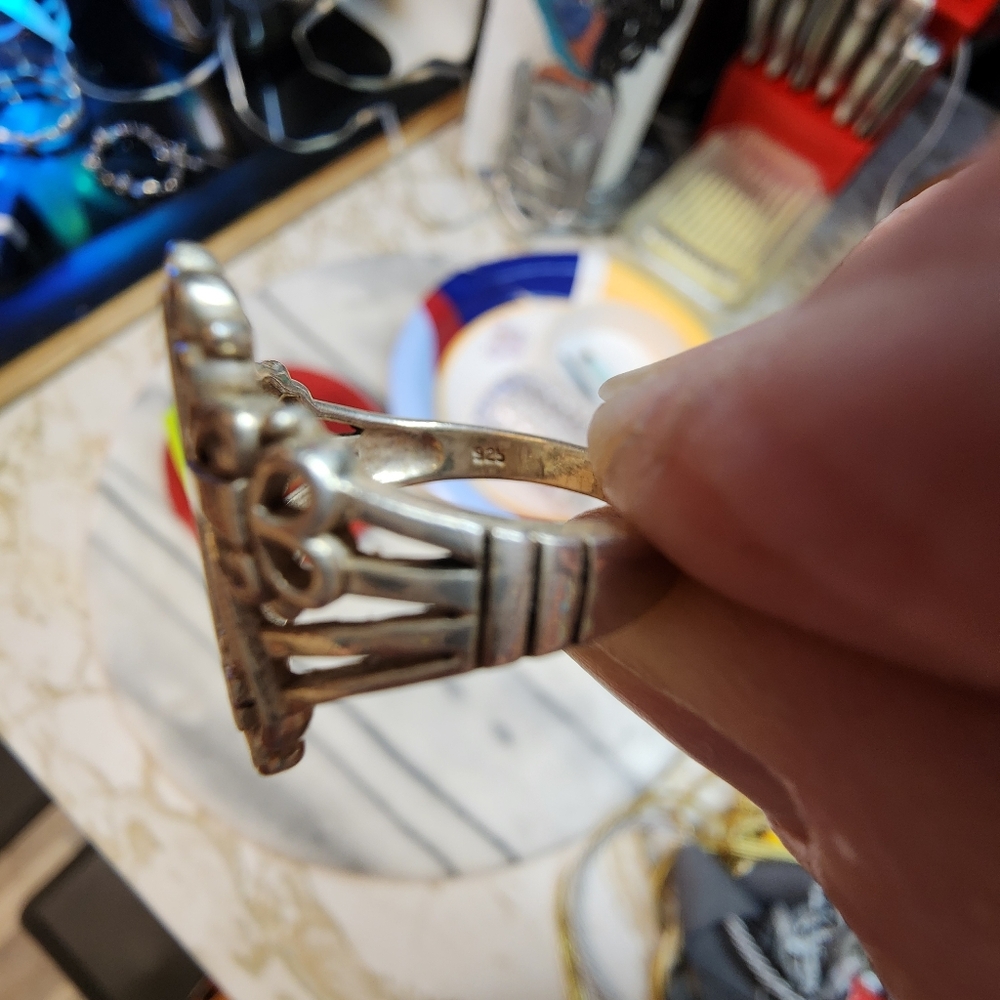 Elegant Silver Cross Ring Size 8 - Picture 4 of 10